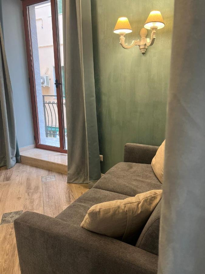 ホテル Real Giardinetto A Toledo ナポリ エクステリア 写真